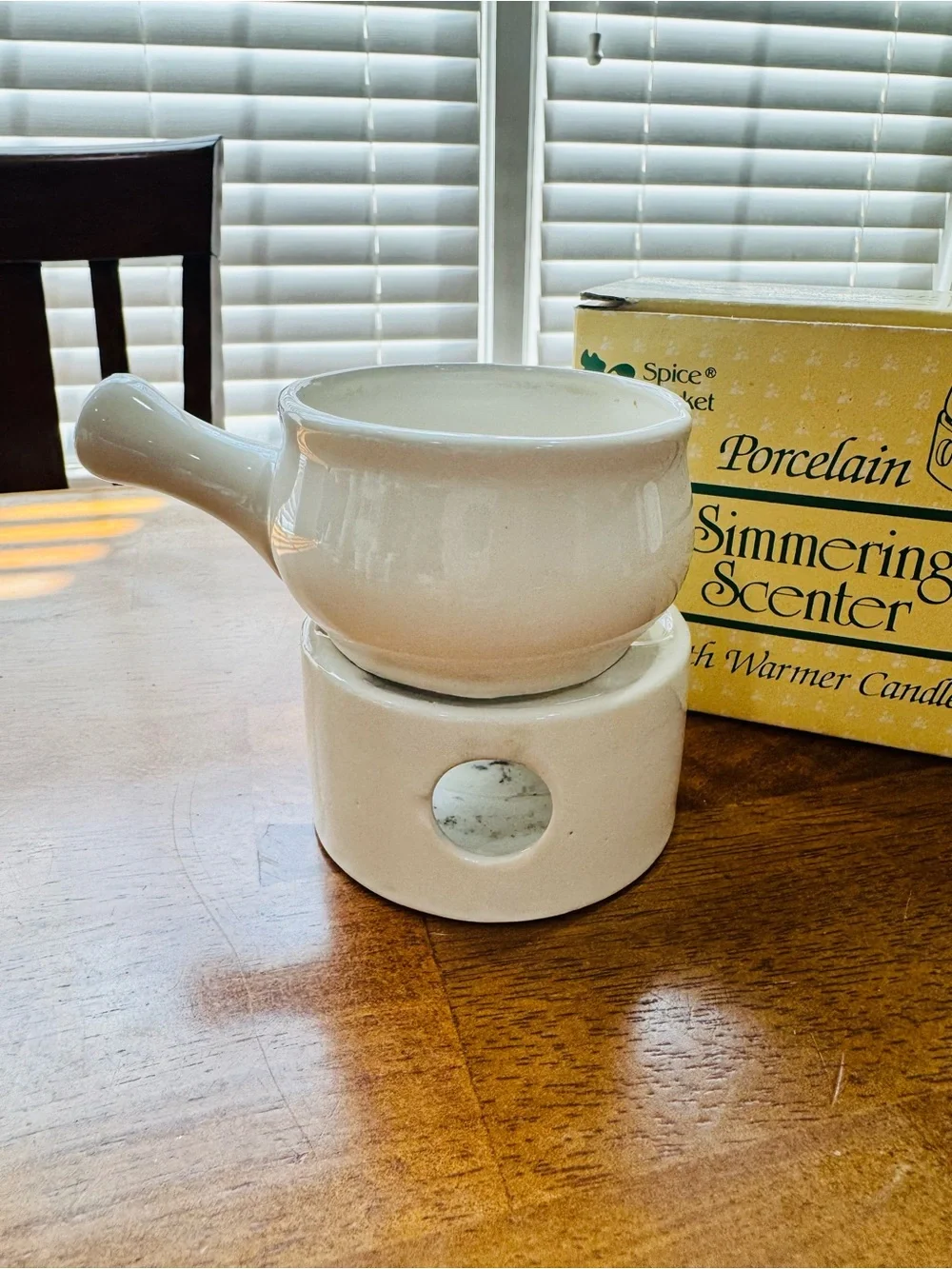 Porcelain Simmering Scenter Simmer Pot w Tealight Warming Candle